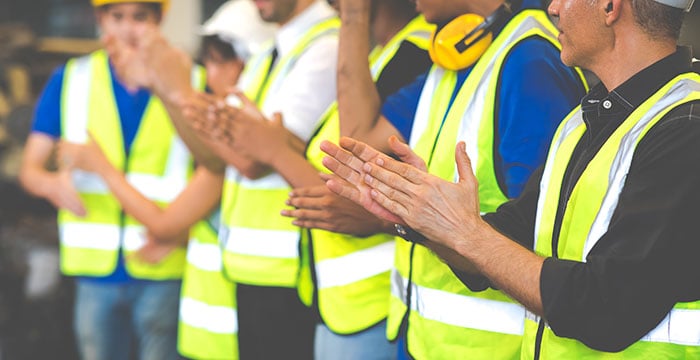 I8_Blog_EmployeeBranding_Happy-Team_srh_20230717